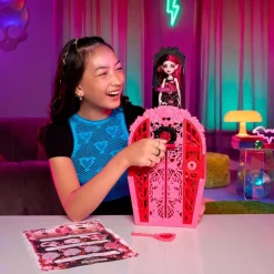 MATTEL Monster High Skulltimate Secrets Jardín misterioso Draculaura- Monster High Colección|Halloween