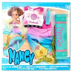 FAMOSA Nancy un Día de Yoga- Muñecas